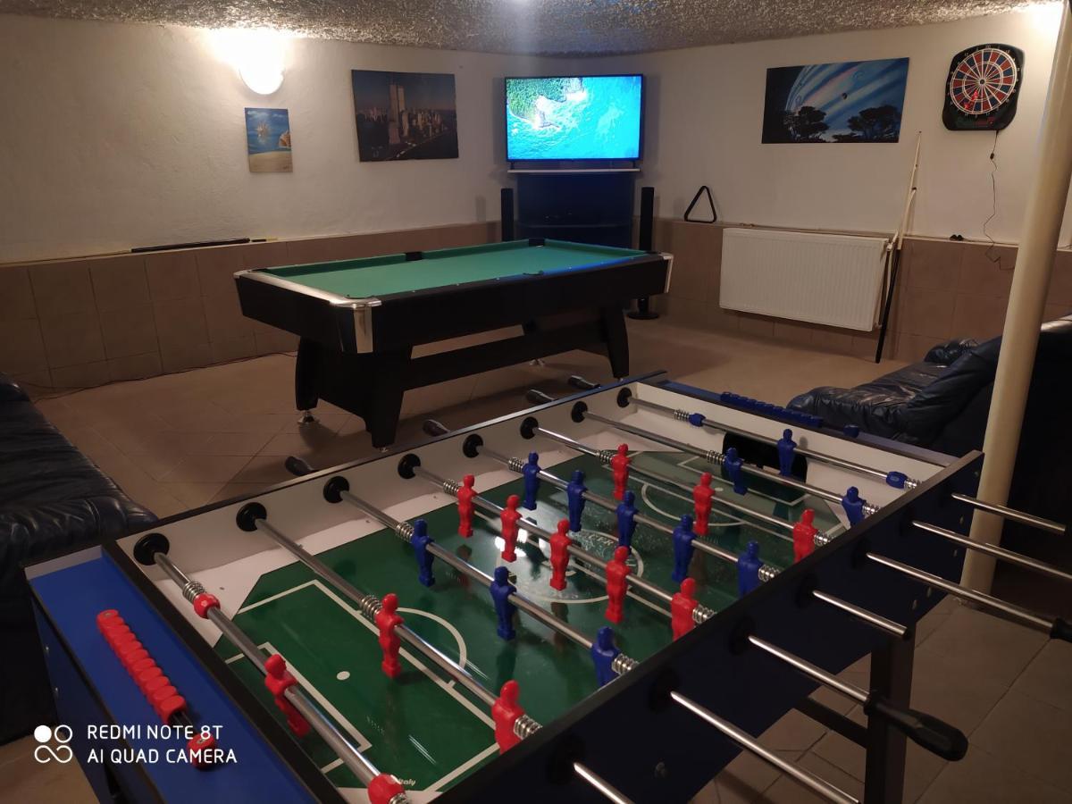 Nikolux Apartman Hajduszoboszlo Exterior photo